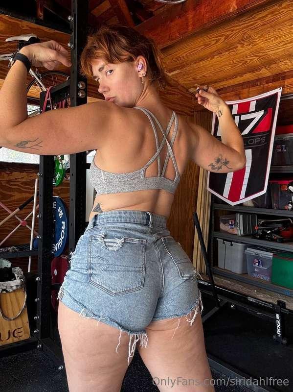 It’s your Muscle Mama’s birthday 🎉🎉🤩Come celebrate with me a..