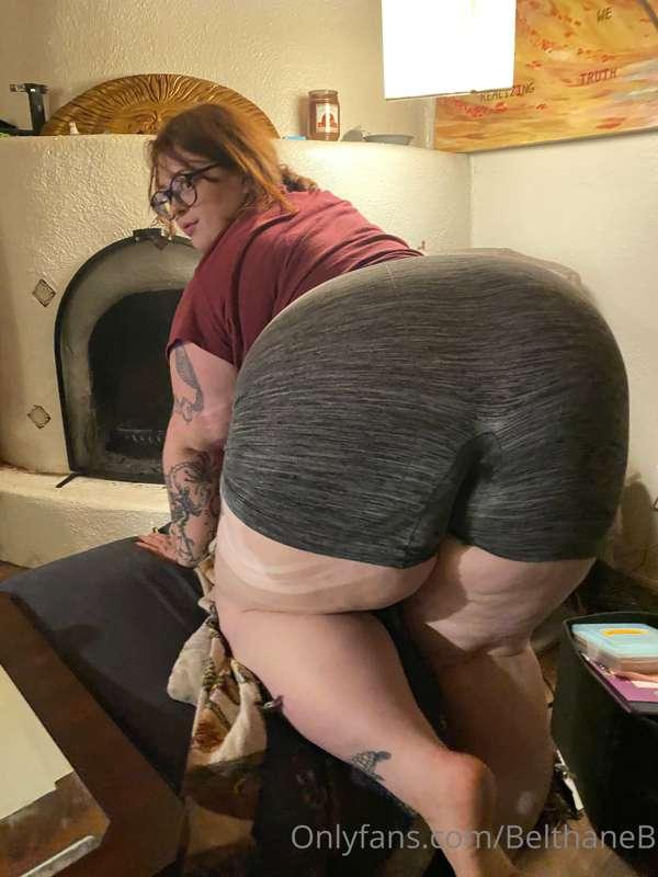 Who wants to start the day filling me with cum 😼