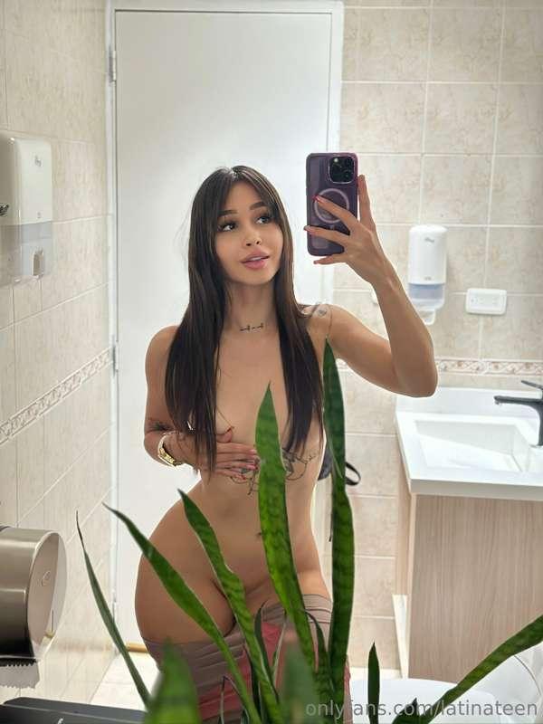 soy tu bebe traviesa 🙈🥰❤️‍🔥

I am your naughty baby 🙈🥰❤️‍🔥