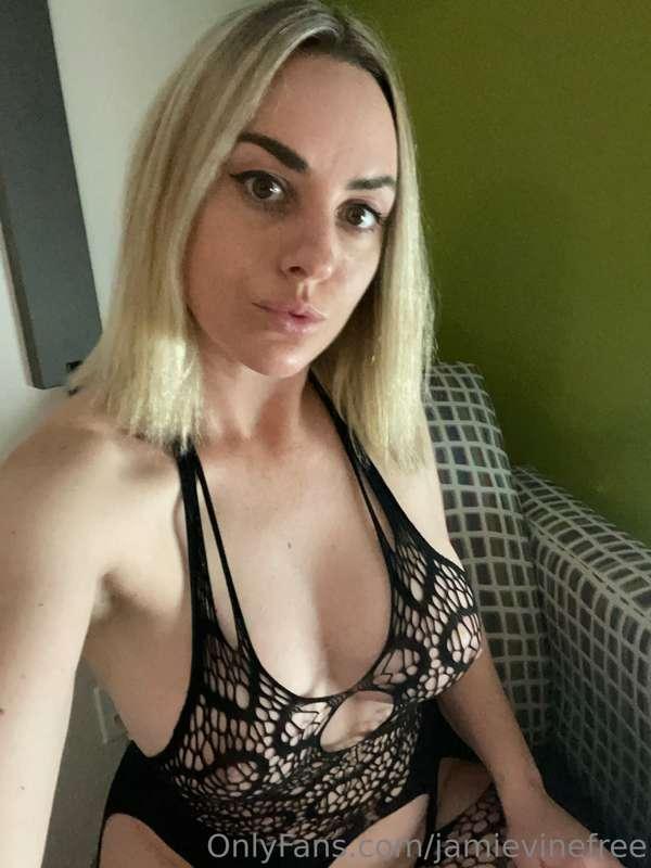 New year/ blonde hair 👱‍♀️. Check out my outfit and titties ..