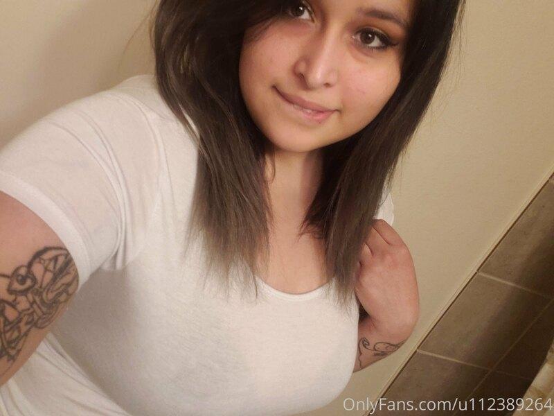 Bra or no bra? What do you guys think?