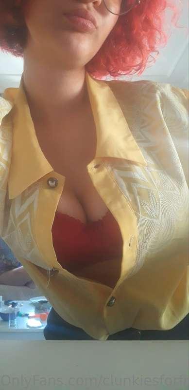 🍒🍒🍒 HAPPY TITTY TUESDAY 🍒🍒🍒

You know the game but i will ex..