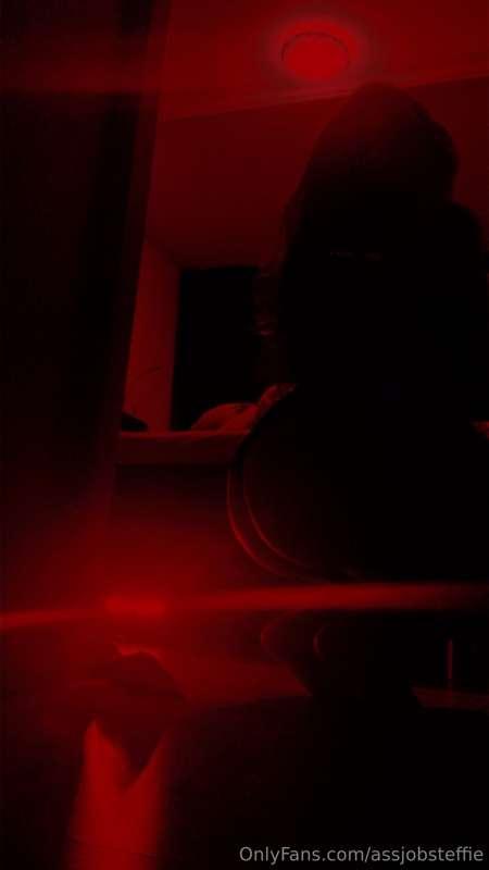 Do you like the red light? 😏