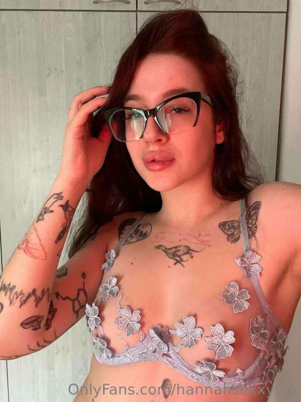 Just a girl who aims to please.