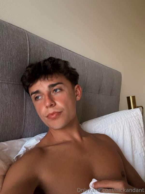 Checking in, how’s everyone doing?! 😘