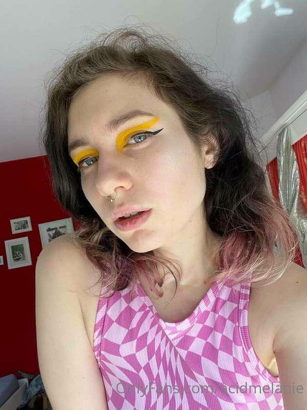 I like to look as bright as possible, I'm acid for a reason,..