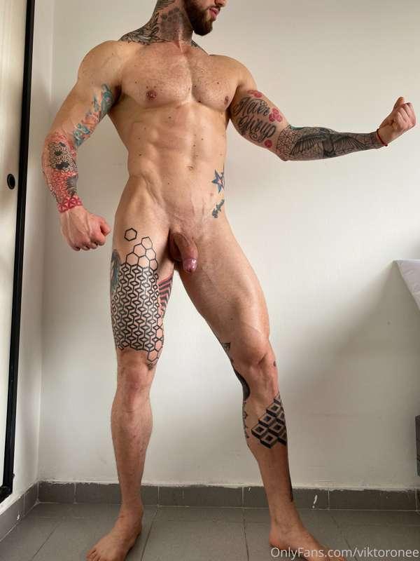 What do you think of my body? Would you lick it completely 🥵..