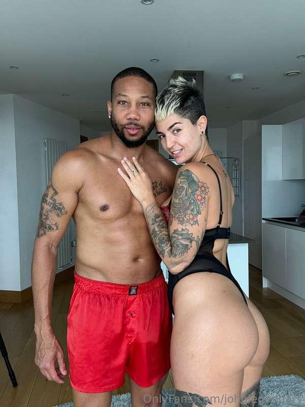 If you love thick asses and sloppy fun… this one’s for you 😏