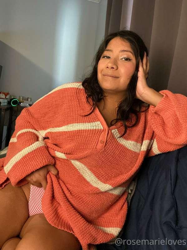 Sweater puppies 😘. 25 likes on this post and I’ll upload mor..