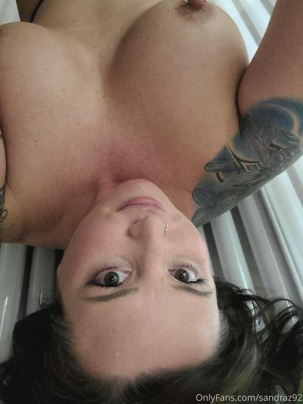 Sorry for the absence...here are some tanning pictures 😘