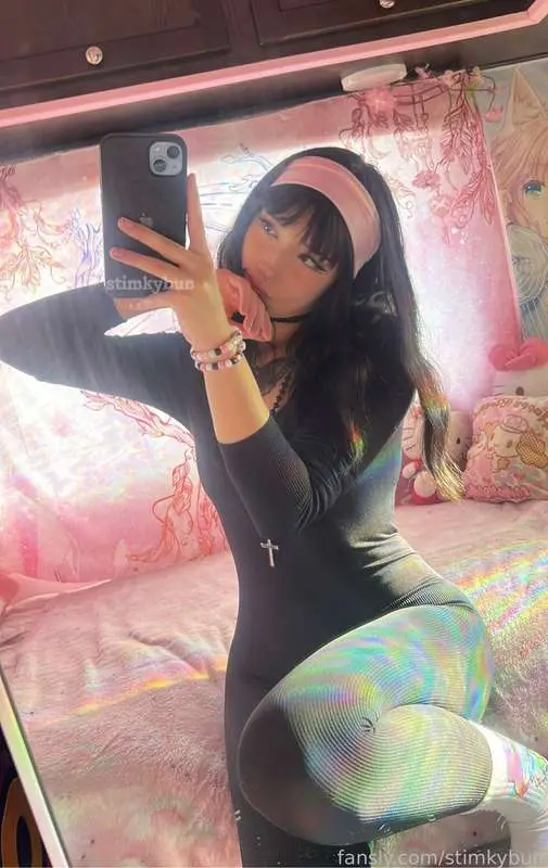naynaycatt image #0