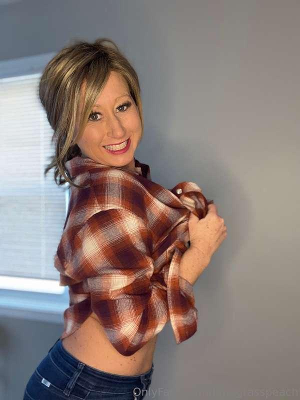Paid page is $5 today. Plenty of HOT content https://onlyfan..