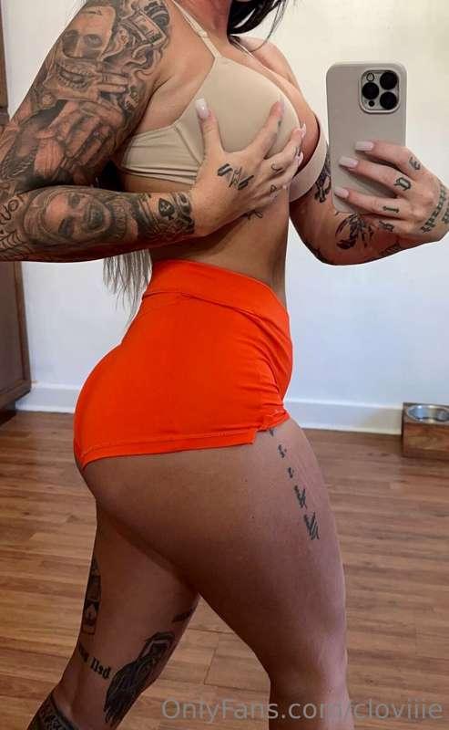 Check messages for more Hooters content 🦉🧡😏