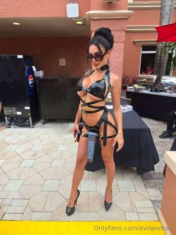 Would you take it like a good little bitch? 