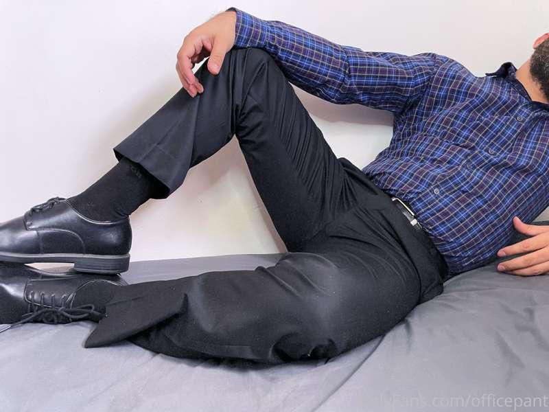 • My boss with his legs open, ready to fuck or to be fucked...