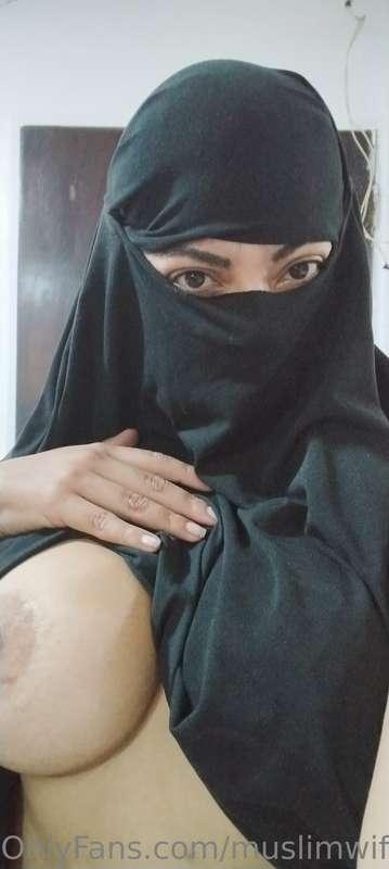 Naughty in niqab ;) x