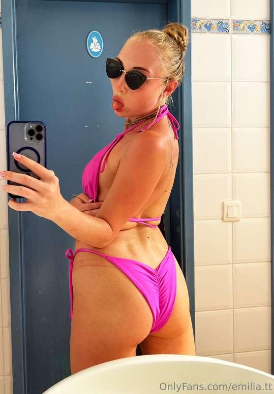 What will you choose? Swimming in the pool or....