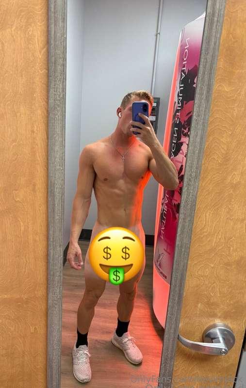 Hot college bro 🥵🥵 @RyderrReid always says he is studying 📖 ..