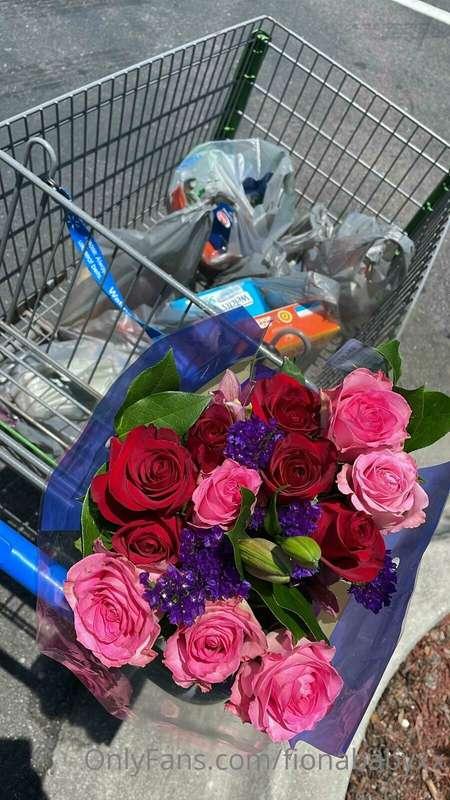Shopping 🛍 do you love my Flowers 💐