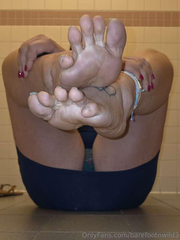 barefootnwild3 image #0