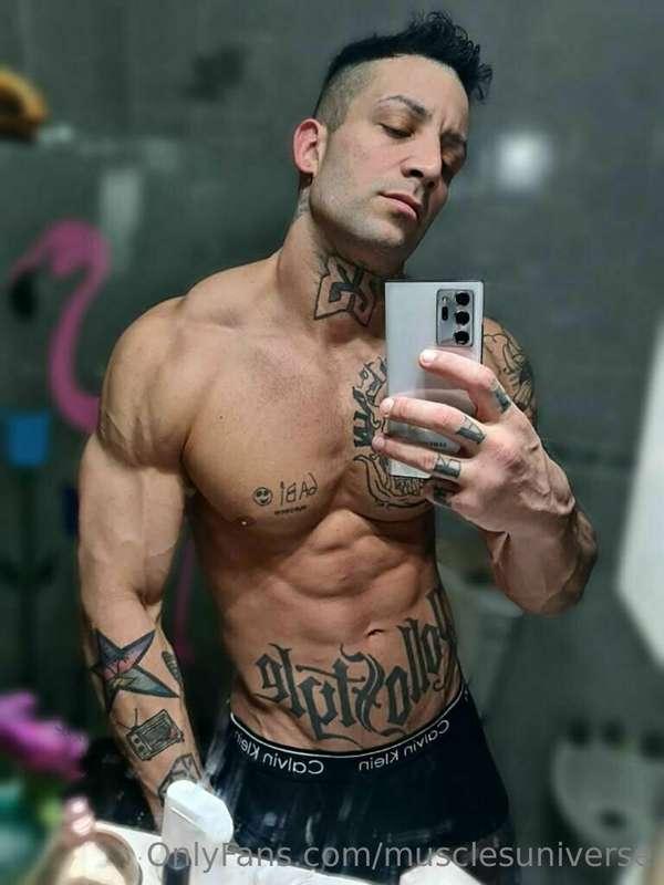 Argentinian model @rodrigopollo_ naked! 🇪🇸 🔥.