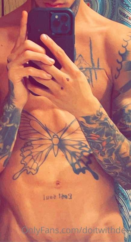 i’ll be uploading daily on this onlyfans:) stay tuned