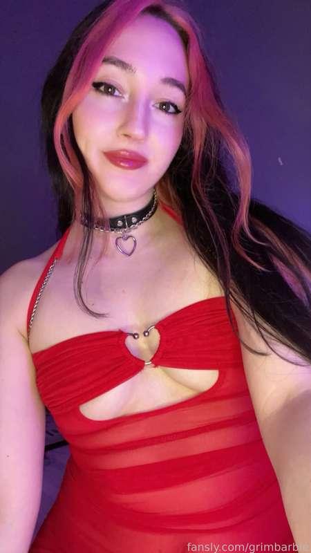 I was so excited to get this dress and collar in the mail 💓 thank you to a very nice daddy for spoiling me :p

It might even have a leash 🫣 🖤

Sometimes I have really bad days being on the internet as a creator and you all make it 100% better 💓

#egirl #altgirl #petite #pale #bdsm #submissive #switch #brunette #smalltits