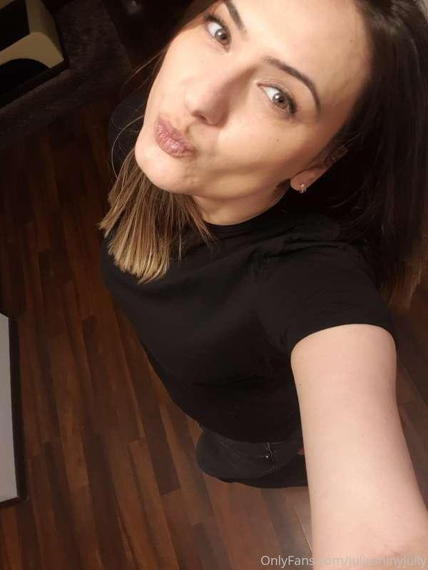 Muahhhh💋💋
I go out 😋💥
What plan u have for today?
