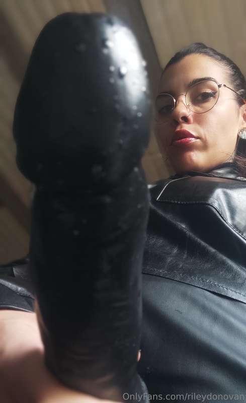 ## Are you ready to serve my big black cock?😏