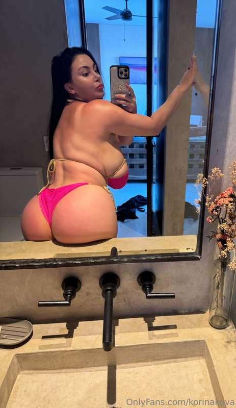 Send some love for this sweet ass 😉💖