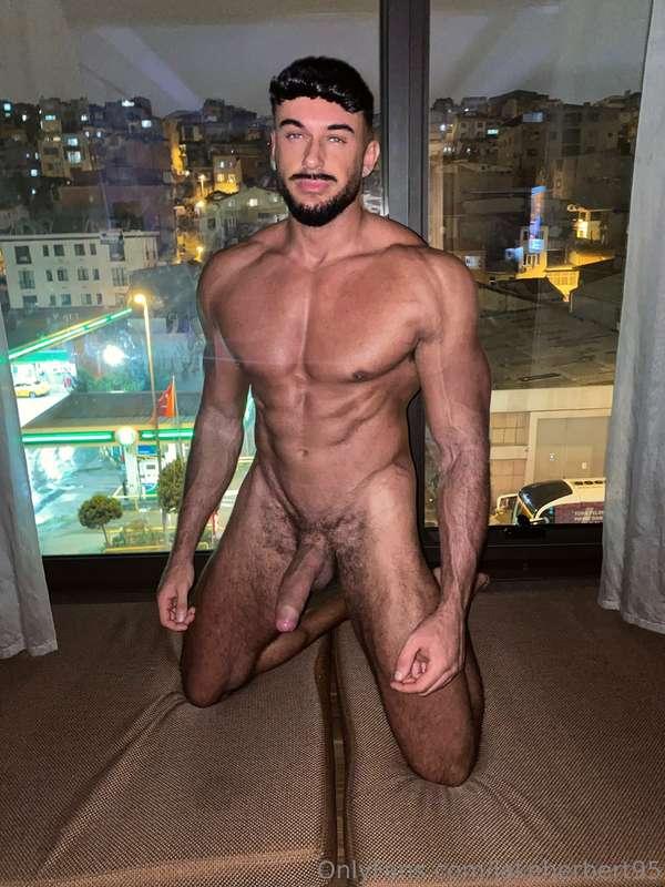I hope they liked the view 👀