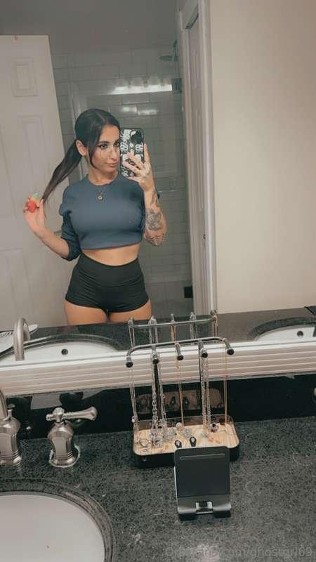 Good Morning ☀️😋  New Set Dropping today 👀  No way 🙅‍♀️you’r..