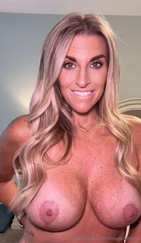 Your ultimate milf fantasy titty JOI countdown vid dropping ..