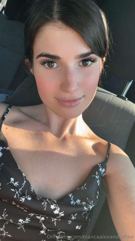 Let’s have some fun in the back seat 😉💕