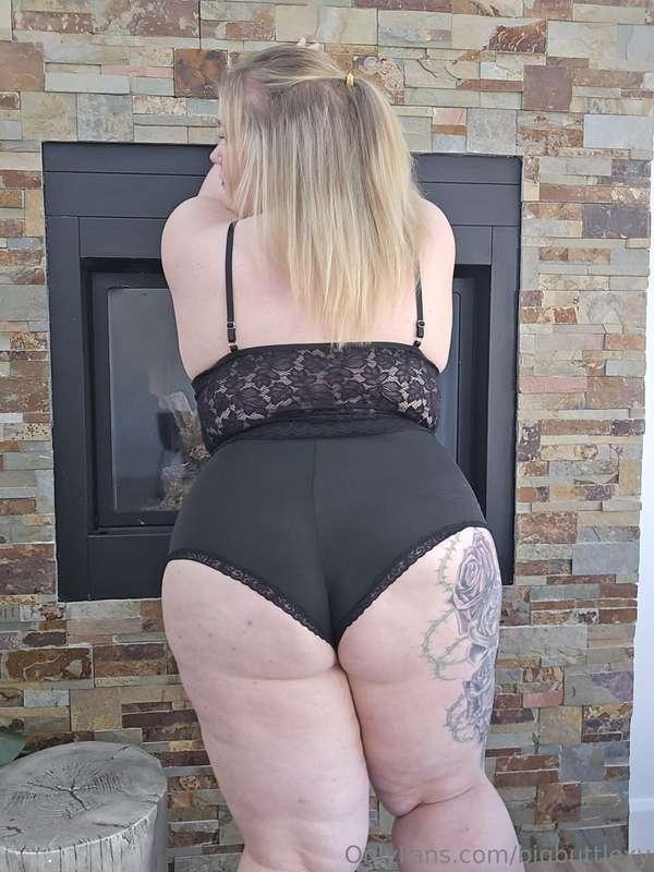 ***Phat ass lovers*** hit the like button 🍑
