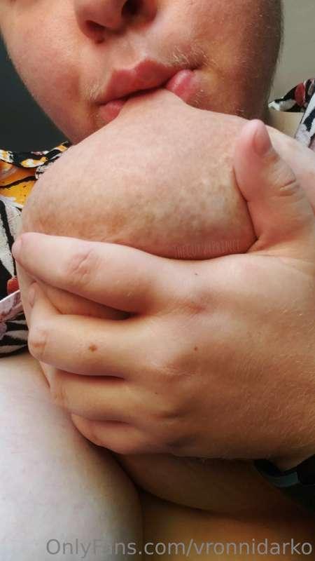 thecurvyprince image #2