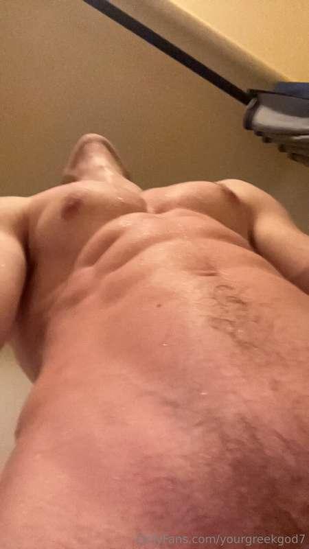 Suck me in the shower?🚿🧎‍♂️