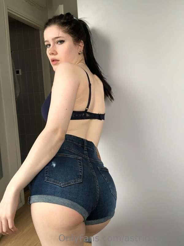 recent booty short prowling 🖤