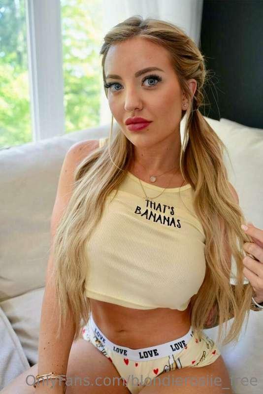 👅🍌