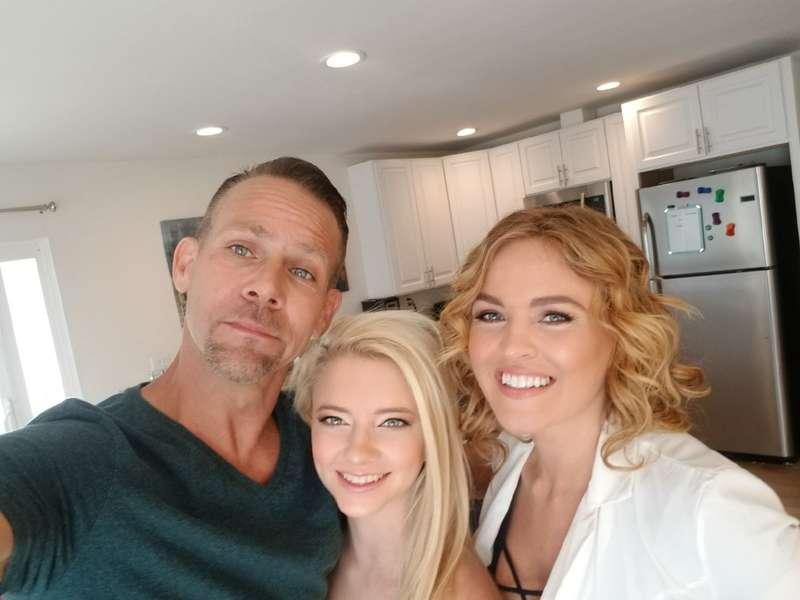 PHOTO - On set today with Filthy Rich & Riley Star doing sum..