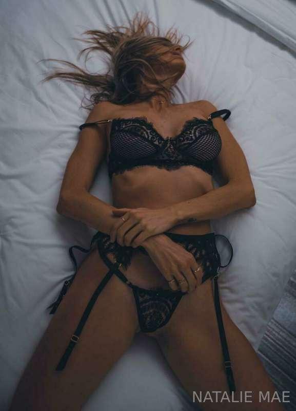 You having a relaxing evening? If so come say hi in the DMs ..