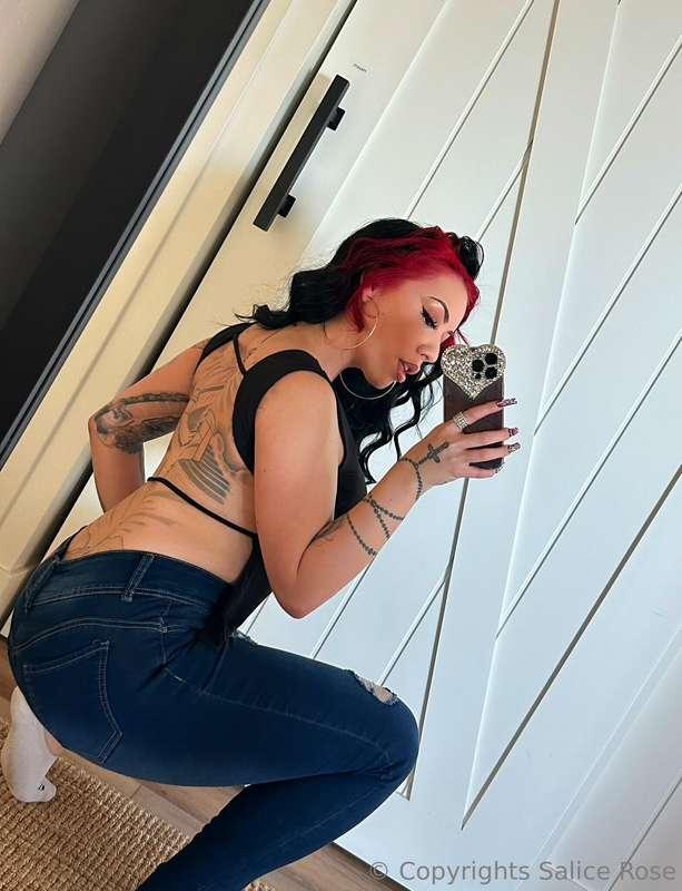 Talk to me nice👅👅👅 HI BABES!!! WHO NEEDS TO C*M????👀🍆💦 DM ME..