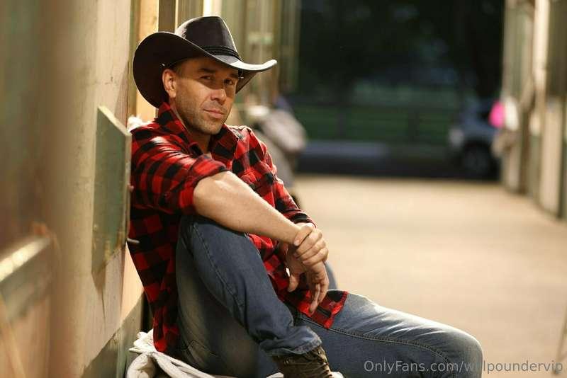 Save a horse, ride a cowboy.🤠