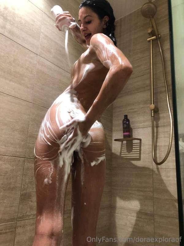 Shower with me 🚿💦