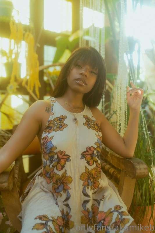 This is Bria, she’s hella new to the scene and I realllly li..