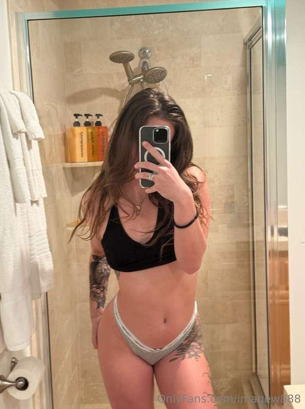 come join me in the DMs or i'll have to get here all alone 👀