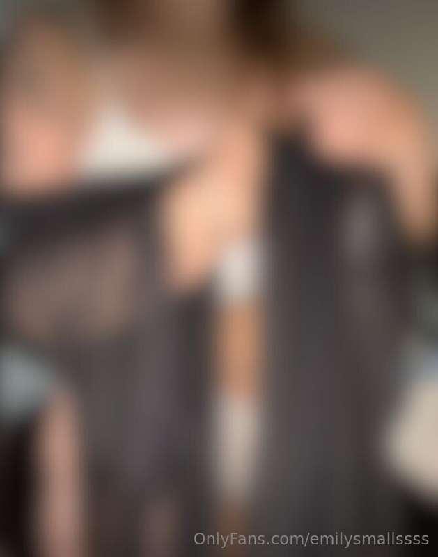 you know you wanna see it without the blur 😏