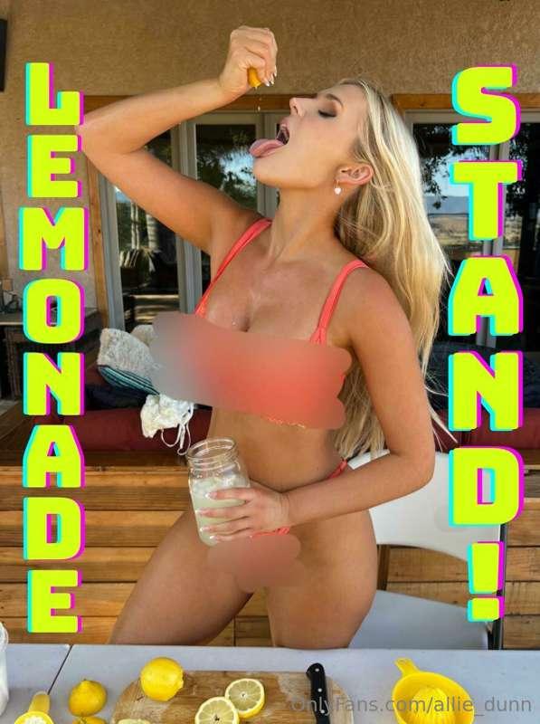 **MY** ***LEMONADE STAND*** **BRINGS ALL THE BOYS TO THE YAR..