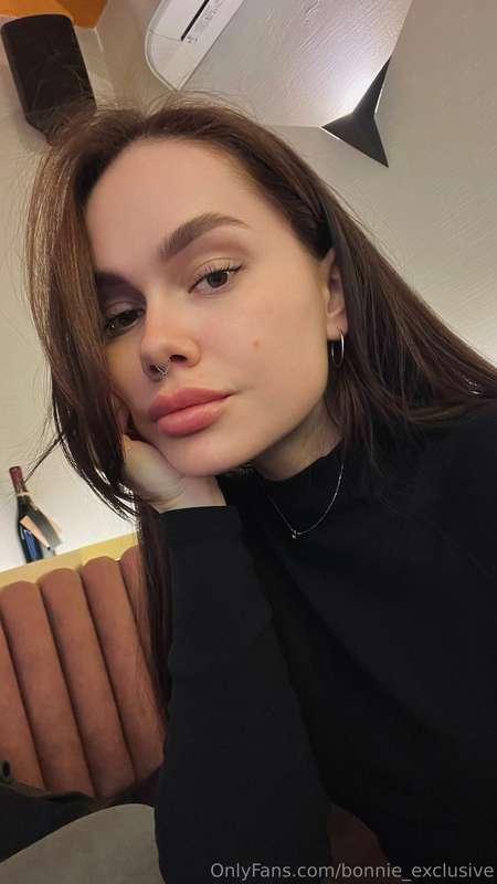 Are you bored too?🥰 Can we talk about something interesting?..