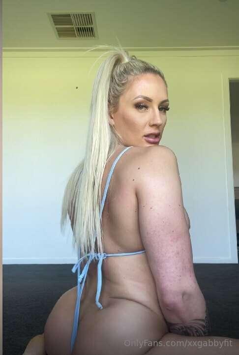 I know you love it when **I flex my ass** for you 😈🍑
